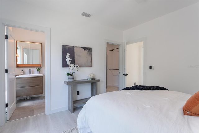 4601 QUEENSBORO AVENUE S, St Petersburg, FL 33711