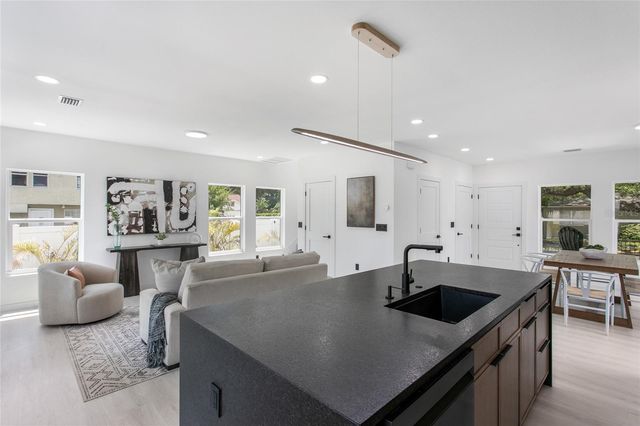 4601 QUEENSBORO AVENUE S, St Petersburg, FL 33711