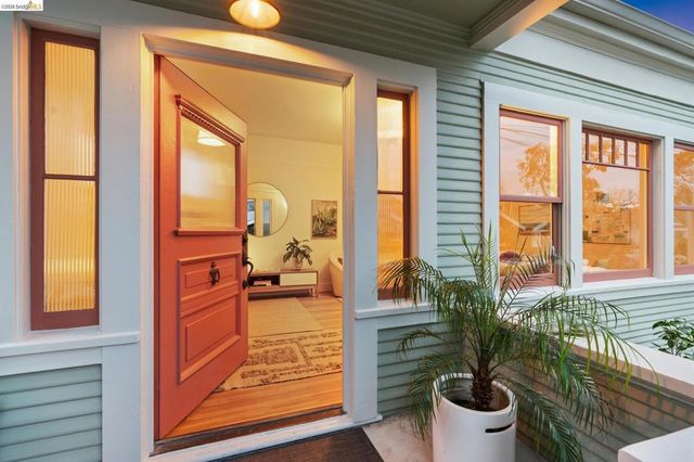 5360 5360 LOCKSLEY Ave, Oakland, CA 94618