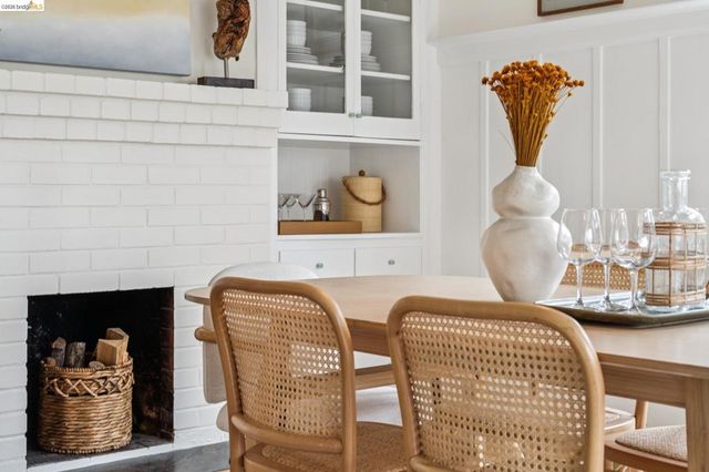 5360 5360 LOCKSLEY Ave, Oakland, CA 94618