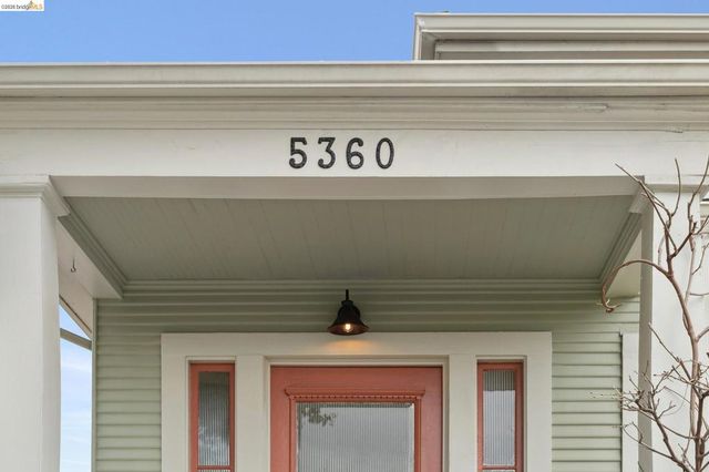 5360 5360 LOCKSLEY Ave, Oakland, CA 94618
