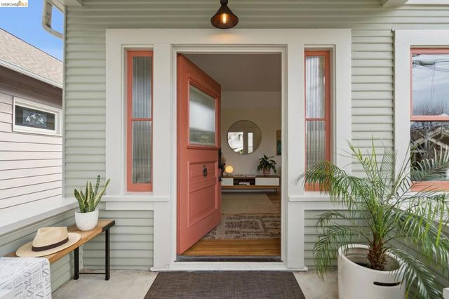 5360 5360 LOCKSLEY Ave, Oakland, CA 94618