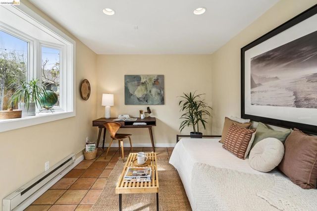 5360 5360 LOCKSLEY Ave, Oakland, CA 94618