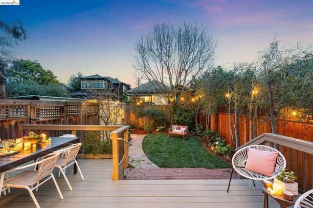 5360 5360 LOCKSLEY Ave, Oakland, CA 94618