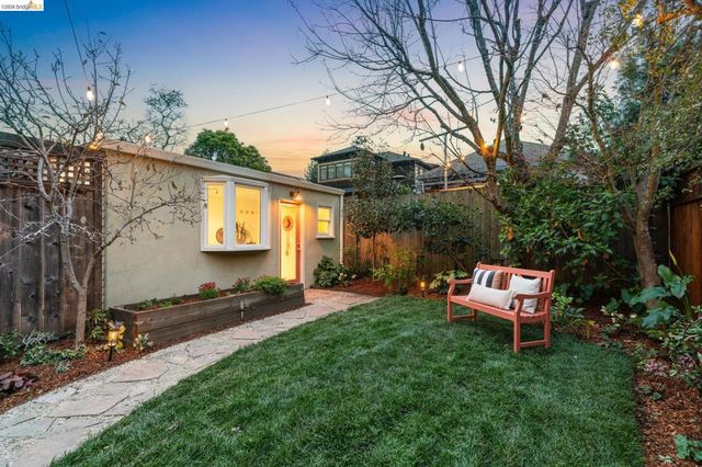 5360 5360 LOCKSLEY Ave, Oakland, CA 94618