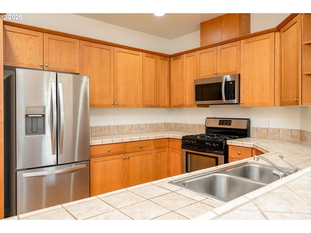 1113 W POWELL Blvd, Gresham, OR 97030