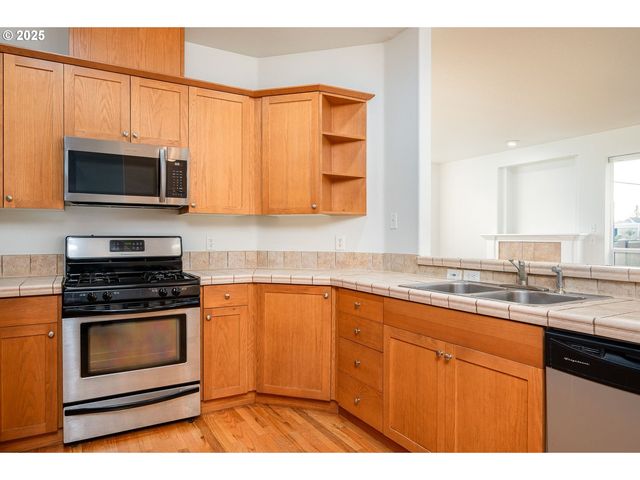 1113 W POWELL Blvd, Gresham, OR 97030