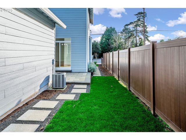 1113 W POWELL Blvd, Gresham, OR 97030