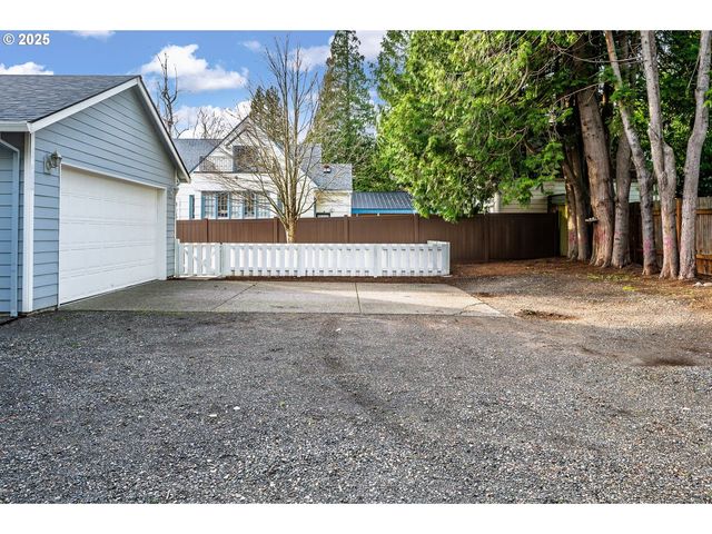 1113 W POWELL Blvd, Gresham, OR 97030