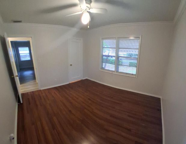 5815 Garden Avenue, West Palm Beach, FL 33405