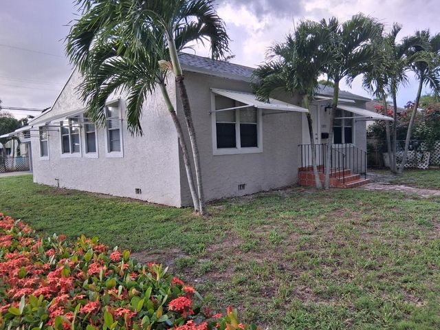 5815 Garden Avenue, West Palm Beach, FL 33405