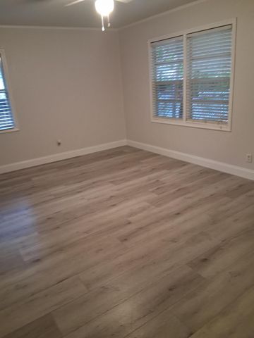 5815 Garden Avenue, West Palm Beach, FL 33405