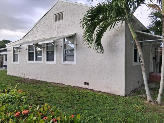 5815 Garden Avenue, West Palm Beach, FL 33405