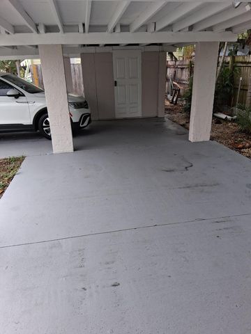 5815 Garden Avenue, West Palm Beach, FL 33405