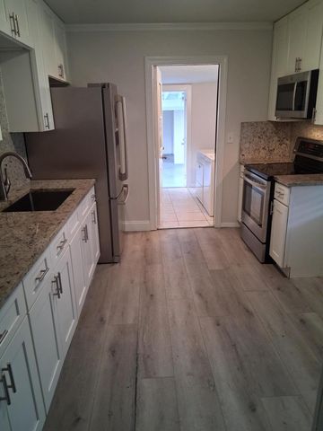 5815 Garden Avenue, West Palm Beach, FL 33405