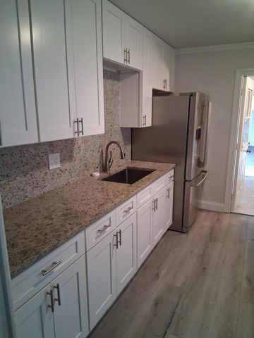 5815 Garden Avenue, West Palm Beach, FL 33405