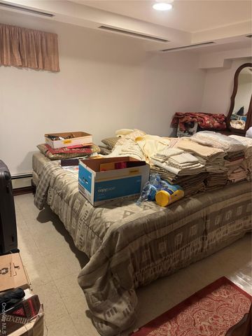 13155 221st Street, Laurelton, NY 11413