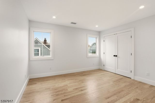 29 Alice Ln, Clark Twp., NJ 07066