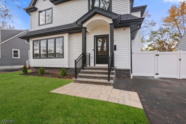 29 Alice Ln, Clark Twp., NJ 07066