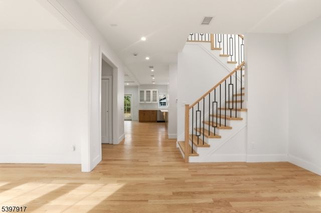 29 Alice Ln, Clark Twp., NJ 07066