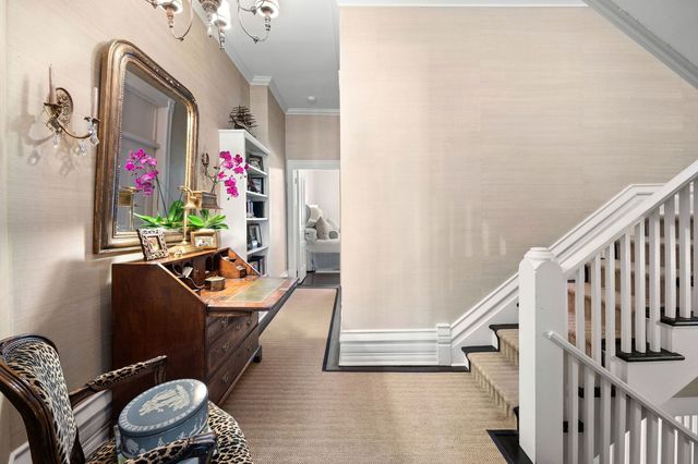 55 E ELM Street, Chicago, IL 60611