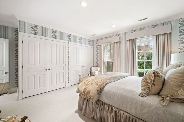 55 E ELM Street, Chicago, IL 60611