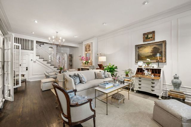 55 E ELM Street, Chicago, IL 60611