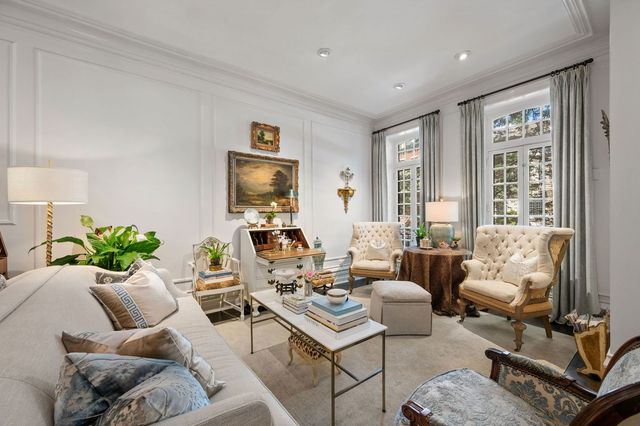 55 E ELM Street, Chicago, IL 60611