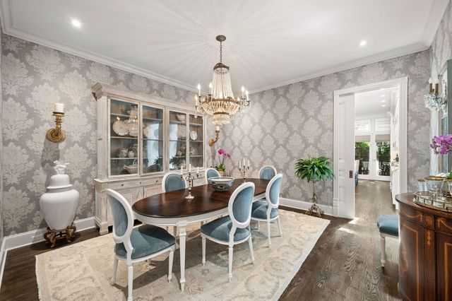 55 E ELM Street, Chicago, IL 60611