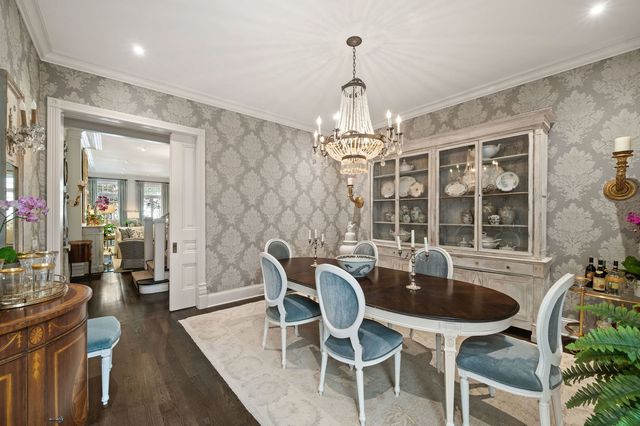 55 E ELM Street, Chicago, IL 60611