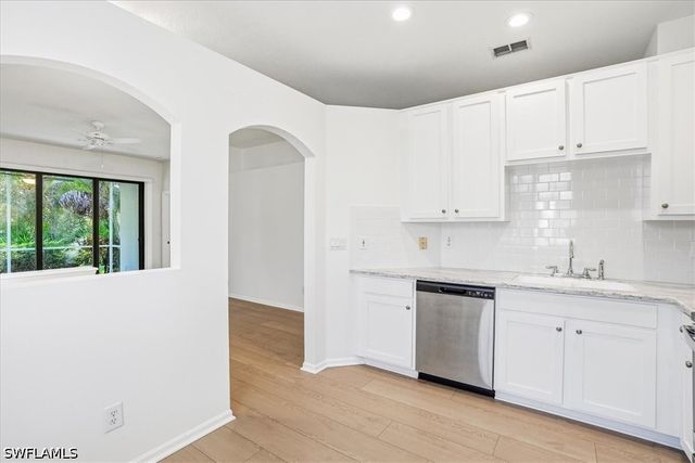 7550 Meadow Lakes DR 4701, Naples, FL 34104