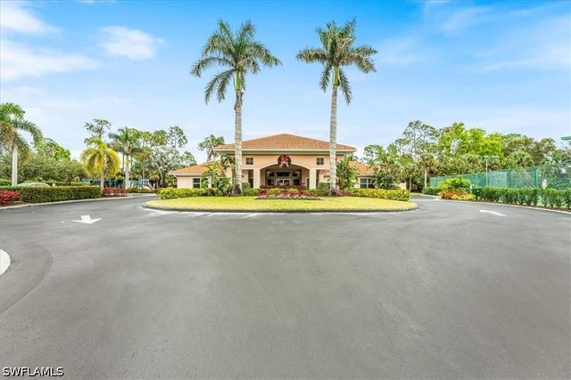 7550 Meadow Lakes DR 4701, Naples, FL 34104
