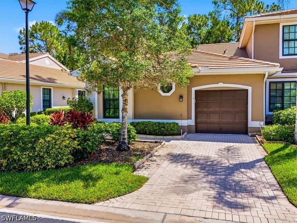 7550 Meadow Lakes DR 4701, Naples, FL 34104