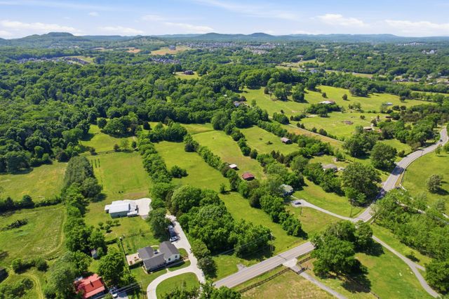 1958 Burke Hollow Rd, Nolensville, TN 37135