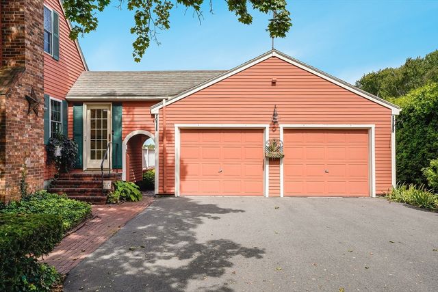 42 Riverview Dr, Newbury, MA 01951
