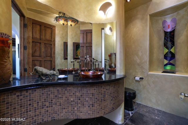 13971 N Jims Deadend Place, Marana, AZ 85658