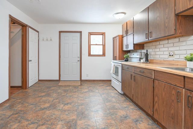 1129 S CHESTNUT AVENUE, Green Bay, WI 54304