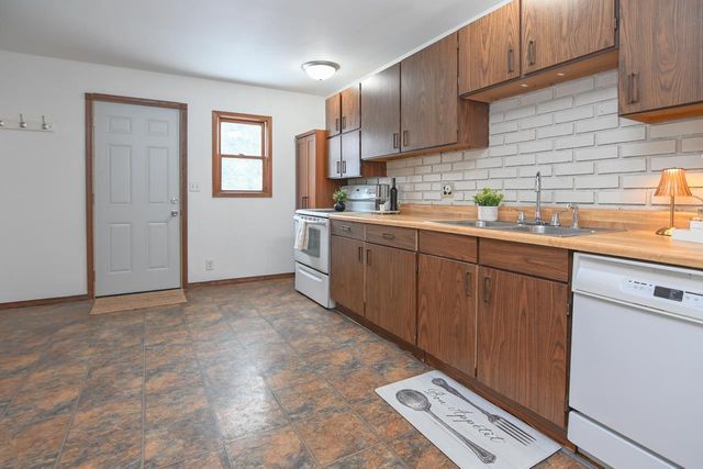 1129 S CHESTNUT AVENUE, Green Bay, WI 54304