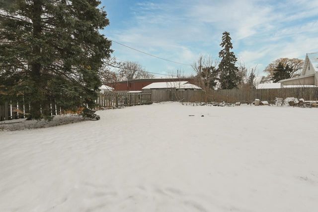 1129 S CHESTNUT AVENUE, Green Bay, WI 54304