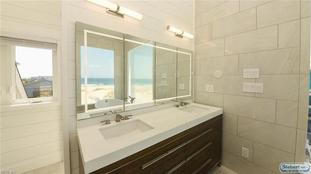 3380 Sandfiddler RD, Virginia Beach, VA 23456