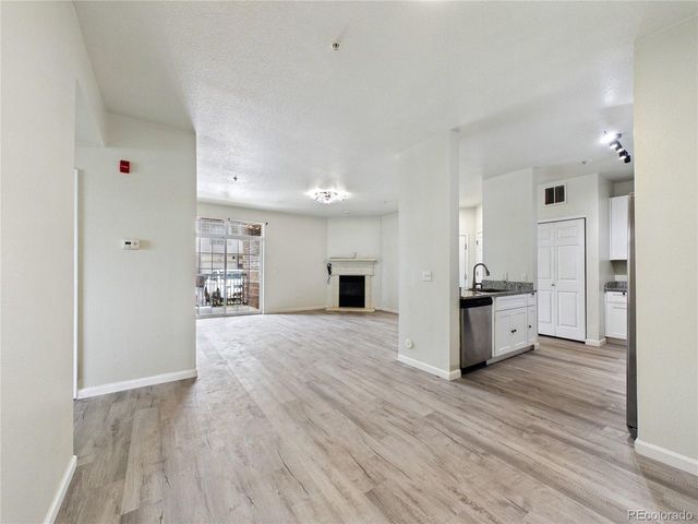 3890 S Dayton St 107, Aurora, CO 80014
