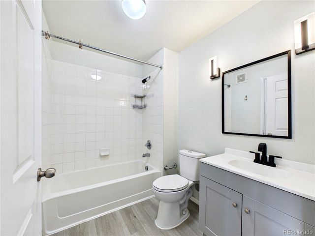 3890 S Dayton St 107, Aurora, CO 80014