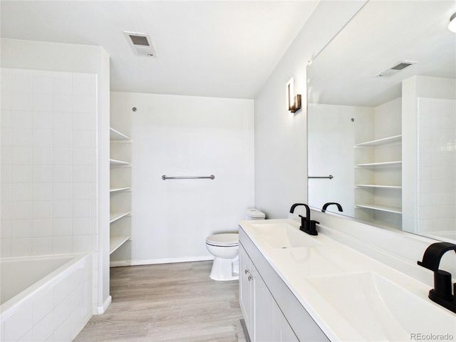 3890 S Dayton St 107, Aurora, CO 80014