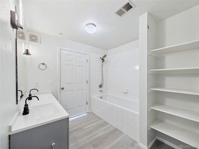 3890 S Dayton St 107, Aurora, CO 80014