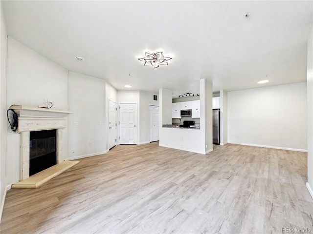 3890 S Dayton St 107, Aurora, CO 80014