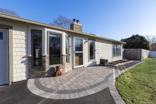 5 Longleaf Lane, Medford, NY 11763