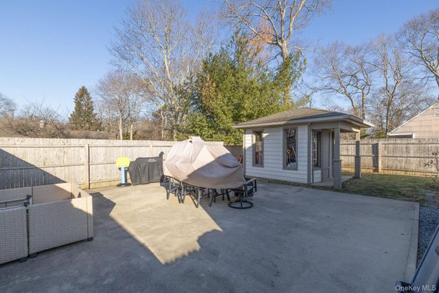 5 Longleaf Lane, Medford, NY 11763