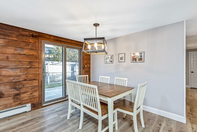 5 Longleaf Lane, Medford, NY 11763