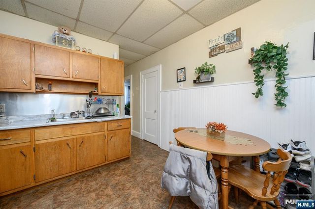 427-429 N 12th Street, Newark, NJ 07107