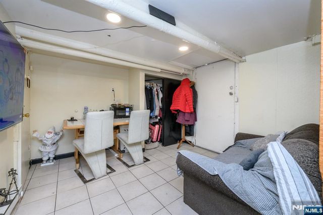 427-429 N 12th Street, Newark, NJ 07107